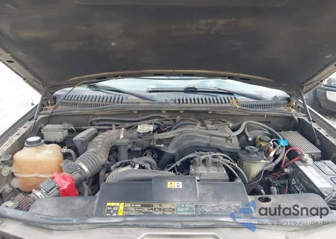 2002 Ford Explorer Limited из США, поврежденный, VIN 1FMZU75E02ZC13078